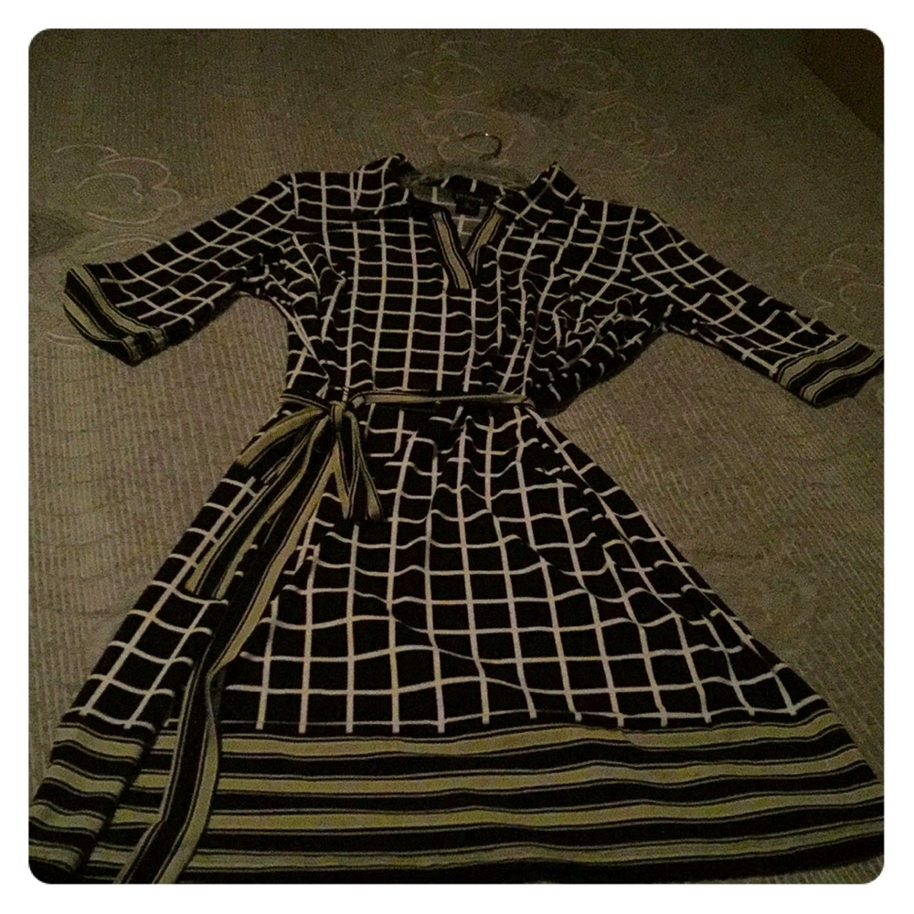 Shirt dress - Blue & white pattern w/ green trim